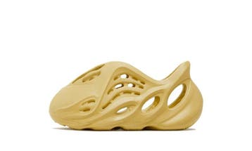 Yeezy Foam RNNR Sulfur (Kids), Nieuw