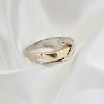 Bicolor gouden abstracte ring, 18 tot 19, Gebruikt, Overige kleuren, Ophalen of Verzenden