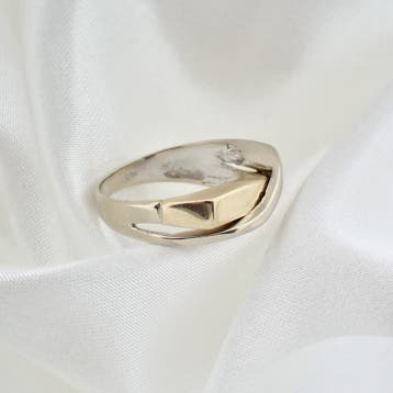 Bicolor gouden abstracte ring, 18 tot 19, Gebruikt, Ophalen of Verzenden, Dame of Heer