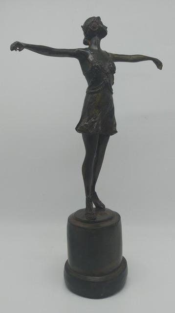 Pierre Chenet (XX-XXI) - sculptuur, Élégante danseuse à, Antiek en Kunst, Curiosa en Brocante