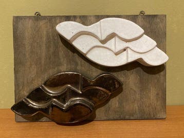 Reliëf, peso di nuvola - 28.5 cm - Klei, Hout
