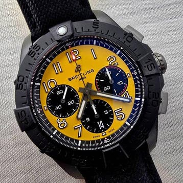Breitling - Avenger B01 Chronograph 44 Night Mission -, Nieuw