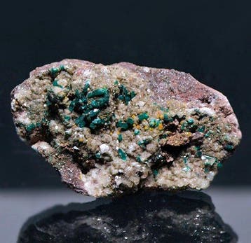 dioptase Kristallen op matrix - Hoogte: 4 cm - Breedte: 6, Verzamelen
