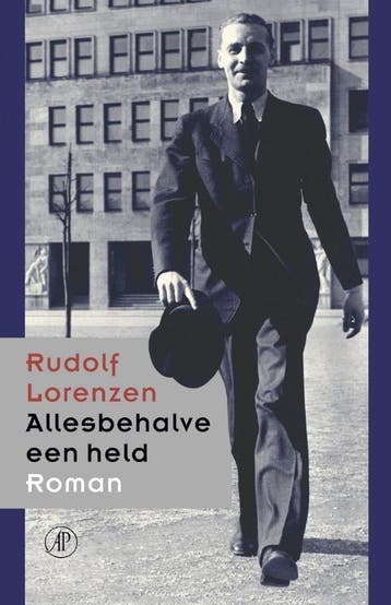 Allesbehalve een held - R. Lorenzen 9789029563468, Verzenden, Zo goed als nieuw, R. Lorenzen