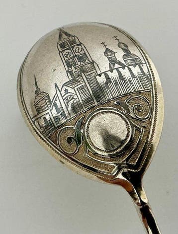 Lepel - Zilver en niello - uitzicht op het Kremlin van