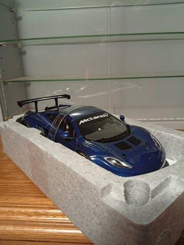 Autoart 1:18 - Modelauto - McLaren MP4-12C GT3 (2011) -, Nieuw