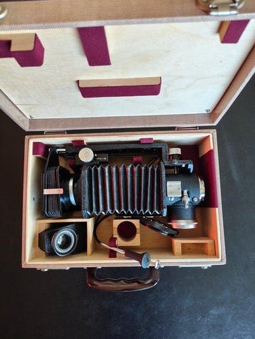 Leica UYOOQ Macro Bellows Set w/ M39 Adapter and Carrying