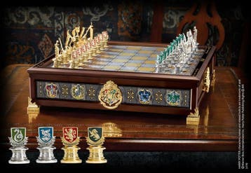 Harry Potter - Hogwarts Houses Quidditch Chess, Verzamelen, Ophalen of Verzenden, Nieuw