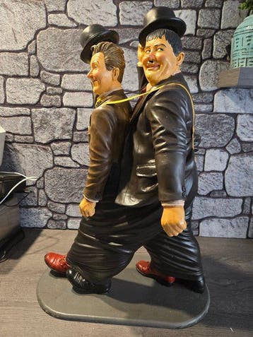 Laurel and Hardy by Jun Asilo, Verzamelen, Nieuw