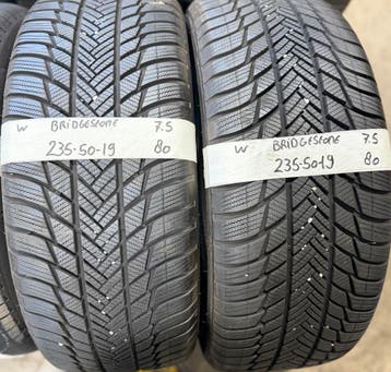 2x 235-50-19 Bridgestone Winter 2x 7.5mm €80 PST 235 50 19, Auto-onderdelen, Gebruikt, Winterbanden, 235 mm, Band(en)
