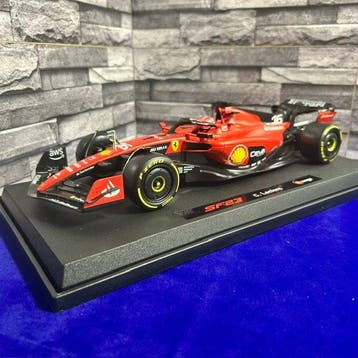Bburago 1:18 - Model raceauto - Bburago 1:18 - Ferrari SF-23, Nieuw