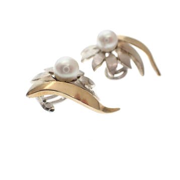 Vintage bicolor gouden oorclips met parel (Oorbellen), Gebruikt, Ophalen of Verzenden, Met edelsteen, Goud