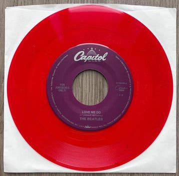 Beatles - 45 RPM Red Vinyl Jukebox MISPRINT – Love Me Do /, Cd's en Dvd's, Nieuw in verpakking