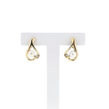 Gouden oorstekers met parel en diamant; 0,02 ct. (Oorbellen), Gebruikt, Ophalen of Verzenden, Met edelsteen, Goud