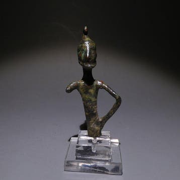 Achaemenidisch Brons Belangrijke figuur, ex-voto. 5 cm hoog.