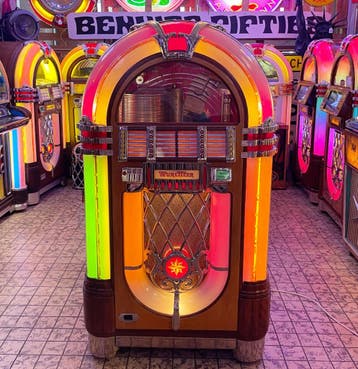 Wurlitzer 1015 Jukebox 1946 – Gerestaureerd, Ophalen, Gebruikt