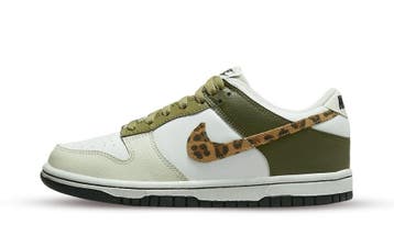 Nike Dunk Low Olive Leopard (GS), Kleding | Heren, Schoenen, Nieuw