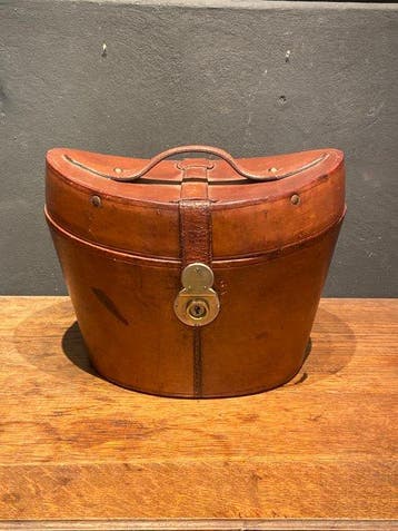 Antique - Hat case - Hoedendoos - with top hat - Koffer