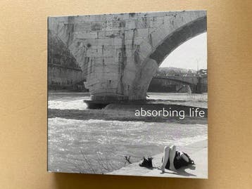 Carina Weijma - Absorbing Life De Schoonheid en het Absurde, Verzenden, Zo goed als nieuw
