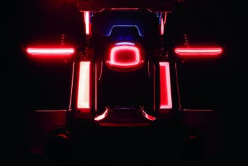 Kuryakyn Tracer LED Taillight Red Lens With License Light, Ophalen of Verzenden, Nieuw