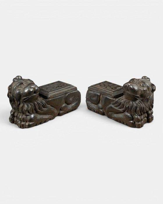 sculptuur, Archaic lions. Italy, 18th/19th century - 17 cm -, Antiek en Kunst, Antiek | Keramiek en Aardewerk