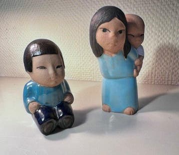Lisa Larson - sculptuur,  Kinderen van de Wereld - 13 cm -