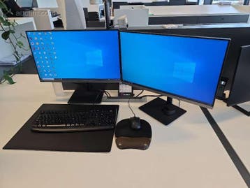 pc  FUJITSU Celsius, Zakelijke goederen, Kantoor en Winkelinrichting | Kantoormeubilair en Inrichting, Nieuw in verpakking