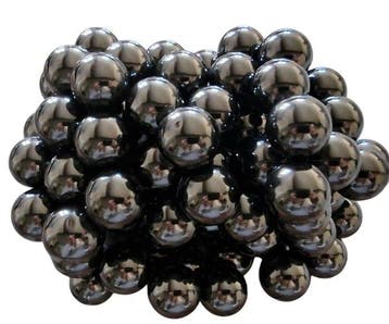 Magnetische hematieten Bol - Hoogte: 2.5 cm- 3.5 kg - (100)