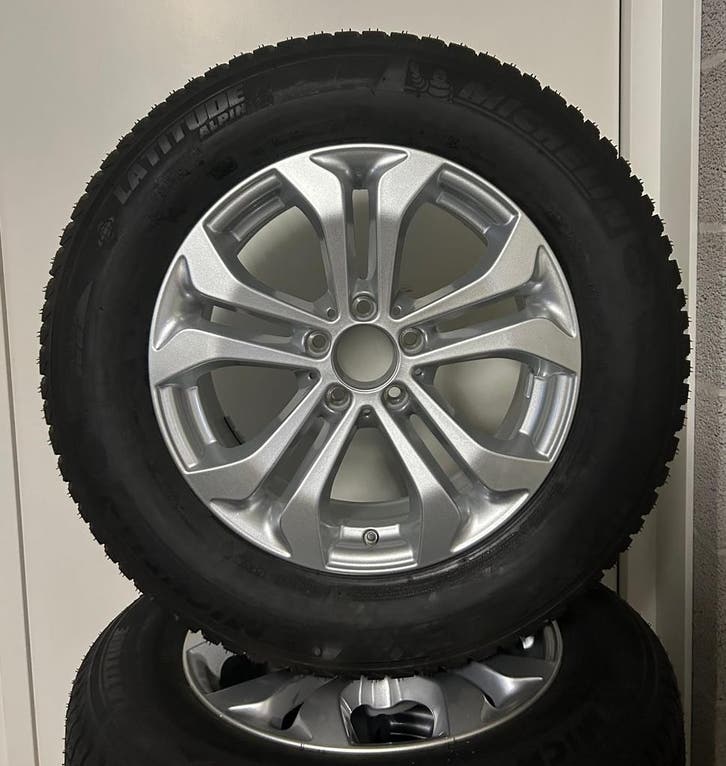 Mercedes-Benz GLC (Coupé) Winterbanden + Velgen, Auto-onderdelen, Banden en Velgen, 17 inch, Winterbanden, 235 mm, Personenwagen