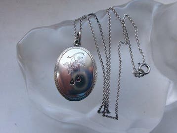 Zilver, Fotomedaillonhanger - Ketting met hanger - Art, Antiek en Kunst