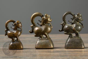 3 opiumgewichten uit Birma / Myanmar – brons –