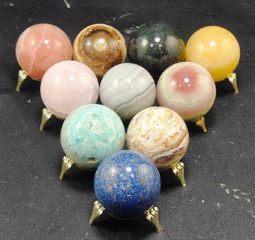 Genezende stenen: lapis lazuli, calciet, Labradoriet,