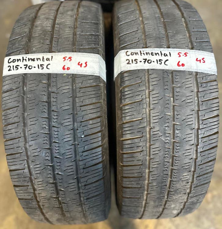 2x215-70-15C Continental allseason5.5mm€60perband 215 70 15C, Auto-onderdelen, Banden en Velgen, 15 inch, All Season, 215 mm, Bestelwagen