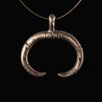 Viking periode Zilver Lunula-amulet hanger met