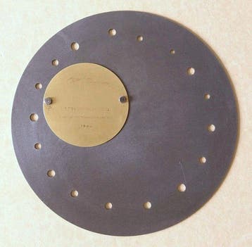 Lucio Fontana (1899-1968) - sculptuur, Discus / Disco - 27