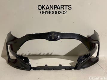 Toyota Yaris XP210 Voorbumper 52119-ODAOO, Ophalen, Gebruikt, Voor, Bumper