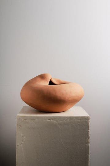 Valentina Cojocaru - Vaas - Aardewerk - Erosie, Antiek en Kunst