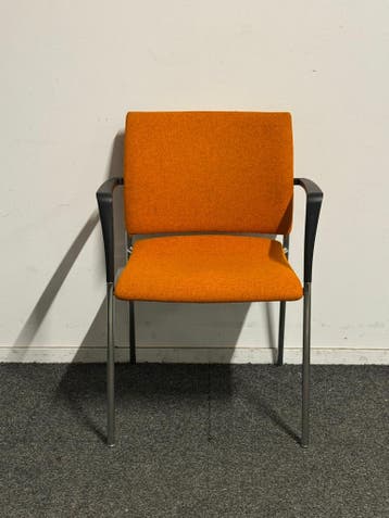 Casala Feniks - Oranje - Met armleuning - 4 poots, Vergader- of Presentatieruimte, Ophalen of Verzenden, Gebruikt, Stoel