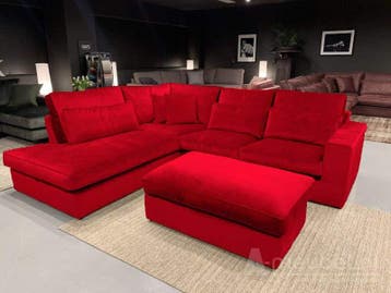 Hoekbank Leusden - hoekbanken - Rood - Velvetstof, Nieuw, 150 cm of meer, Stof, 250 tot 300 cm