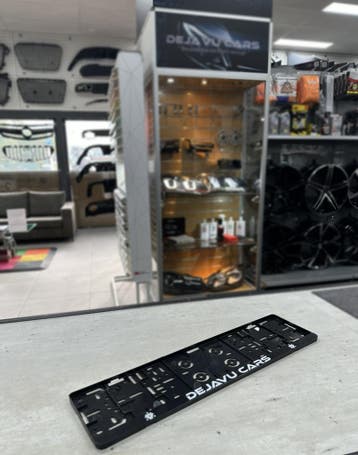 Dejavu Cars Kentekenplaathouder, Auto diversen, Ophalen of Verzenden