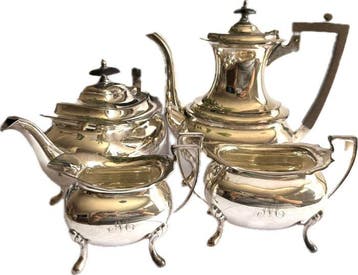 1923 Walker & Hall Silver Plated Tea & Coffee Service, 4