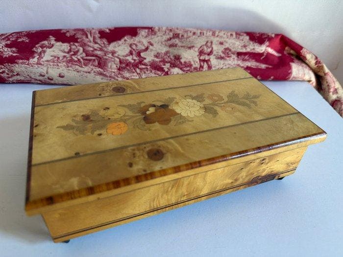 Italian Music Box- Swiss Musical Movement - Muziekdoos -, Antiek en Kunst, Curiosa en Brocante
