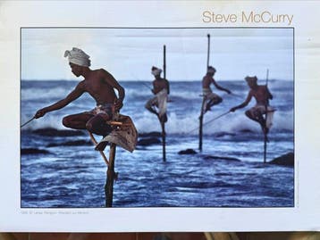 Steve McCurry - Pescatori sui trampoli. Sri Lanka, 1995