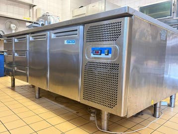 Twee Afinox koelwerkbanken met RVS werkblad, Zakelijke goederen