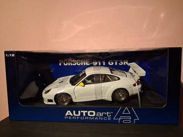 Autoart 1:18 - Modelauto - Porsche 911 GT3R, Nieuw