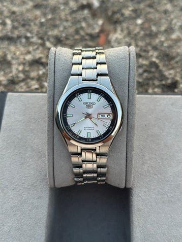 Seiko 5 Automatic 21 Jewels – Two-Tone Grey Dial – Stainless