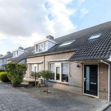 Huis in Eindhoven gevonden voor €1950,- pm, Huizen en Kamers, 50 m² of meer, Eindhoven