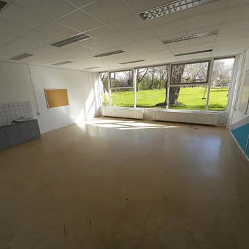 Bedrijfsruimte in Dordrecht gevonden voor €310,- pm