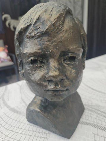 Unique - Beeldje - Buste van kind - Hars, Bronzen afwerking, Antiek en Kunst