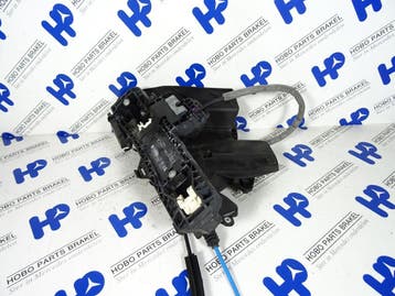 Portierslot A 204 730 1335 LA o.a: CLS-klasse w218, Gebruikt, Deur, Mercedes-Benz, Links